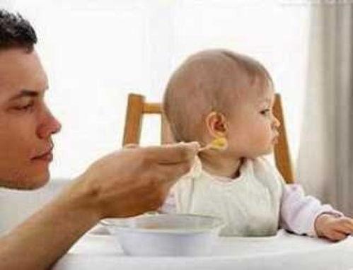 宝宝吃瓜搞笑画面,瓜果飘香，萌态百出