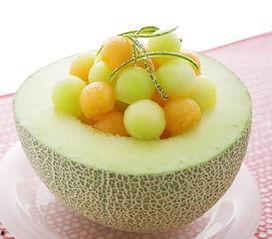 吃哈密瓜奶油,甜蜜邂逅，尽享夏日清凉美味