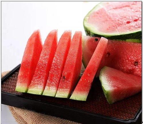 别的同学都在吃瓜,揭秘同学们的“吃瓜”热潮