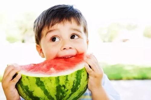 大姨吃瓜唠嗑视频播放,揭秘热门视频背后的故事