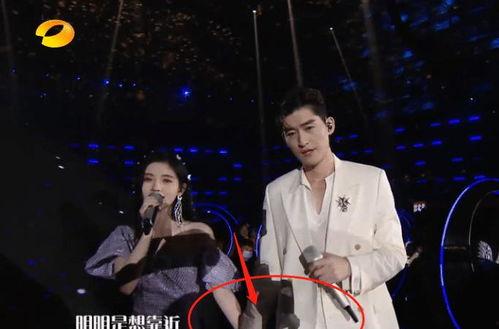 吃瓜观众唱歌视频大全,全网热门！吃瓜观众唱歌视频大盘点