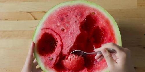 长期吃瓜吐舌头,揭秘长期吃瓜吐舌头的奥秘