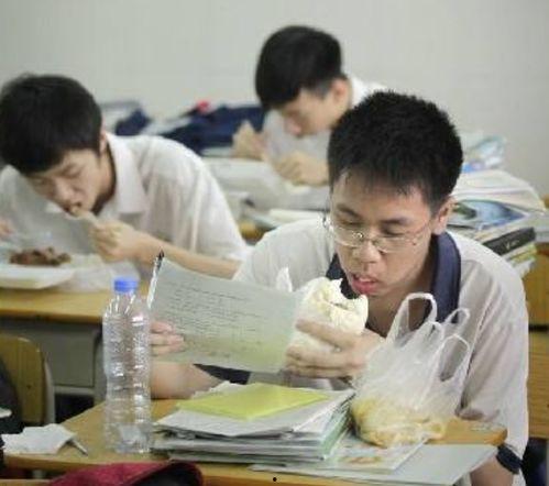 江苏母子高考吃瓜,一场特殊的“吃瓜”之旅