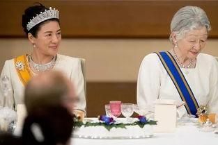 在娘家吃瓜和婆家吃瓜,两代家庭生活滋味对比